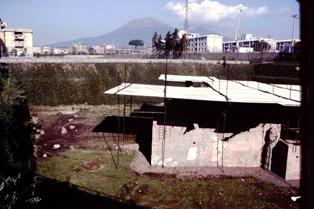 Villa Regina, Boscoreale. 1984. South end of east side of villa.
Source: The Wilhelmina and Stanley A. Jashemski archive in the University of Maryland Library, Special Collections (See collection page) and made available under the Creative Commons Attribution-Non Commercial License v.4. See Licence and use details.
J84f0085