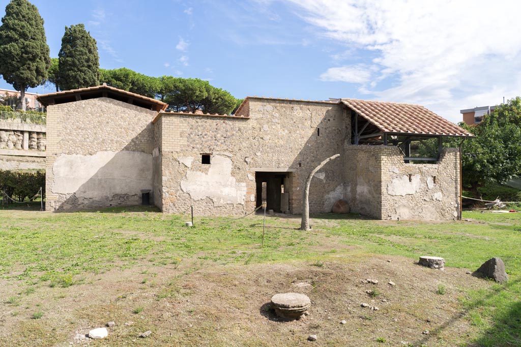 Villa Regina, Boscoreale. October 2021.
Looking towards south side of villa with entrance doorway XIV. Photo courtesy of Johannes Eber.
