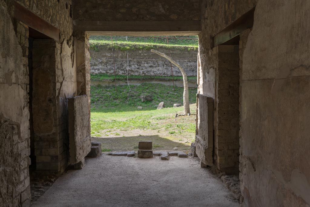 Villa Regina, Boscoreale. October 2021.
Looking south towards entrance doorway, with doorway to room X, on left, and to room XII, on right. Photo courtesy of Johannes Eber.