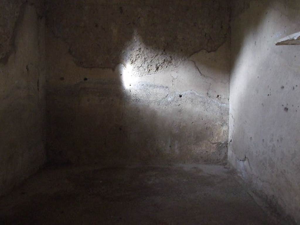 Villa Regina, Boscoreale. December 2006. Room XII, looking west.
