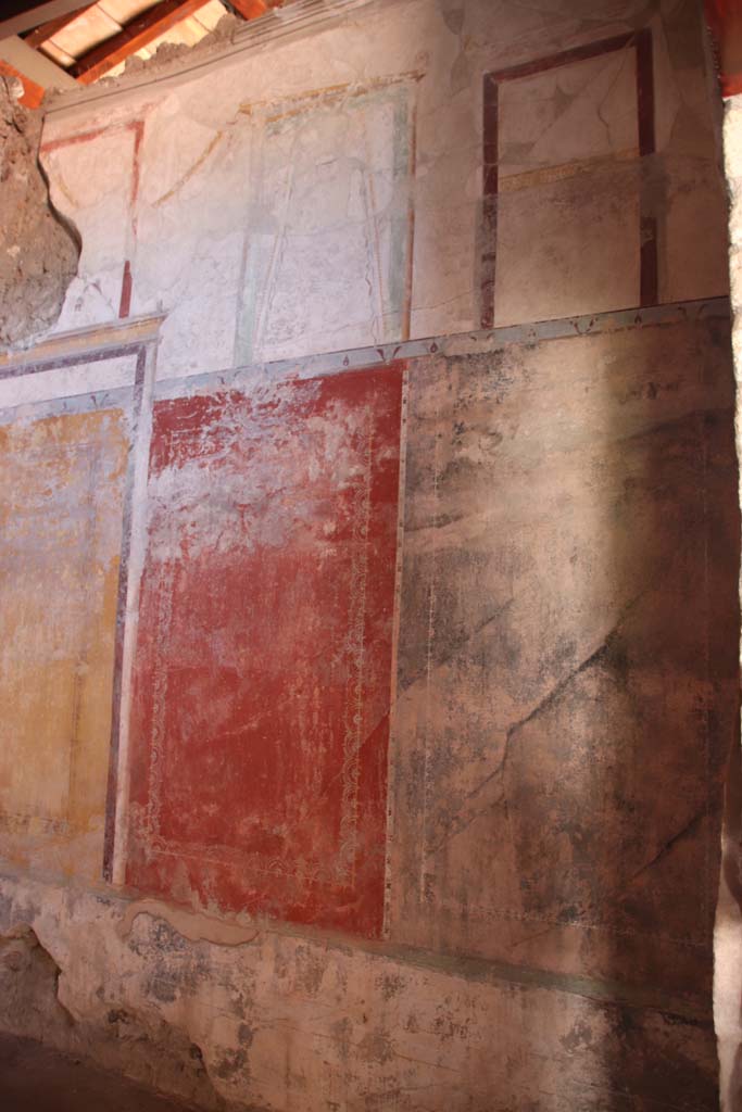 Villa Regina, Boscoreale. September 2021.
Room IV, looking towards east wall from entrance doorway and south-east corner.
Photo courtesy of Klaus Heese.