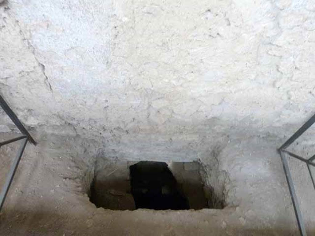 Unnamed Vicolo between IX.12 and IX.13. May 2010.  Exterior wall of IX.12 with drain.