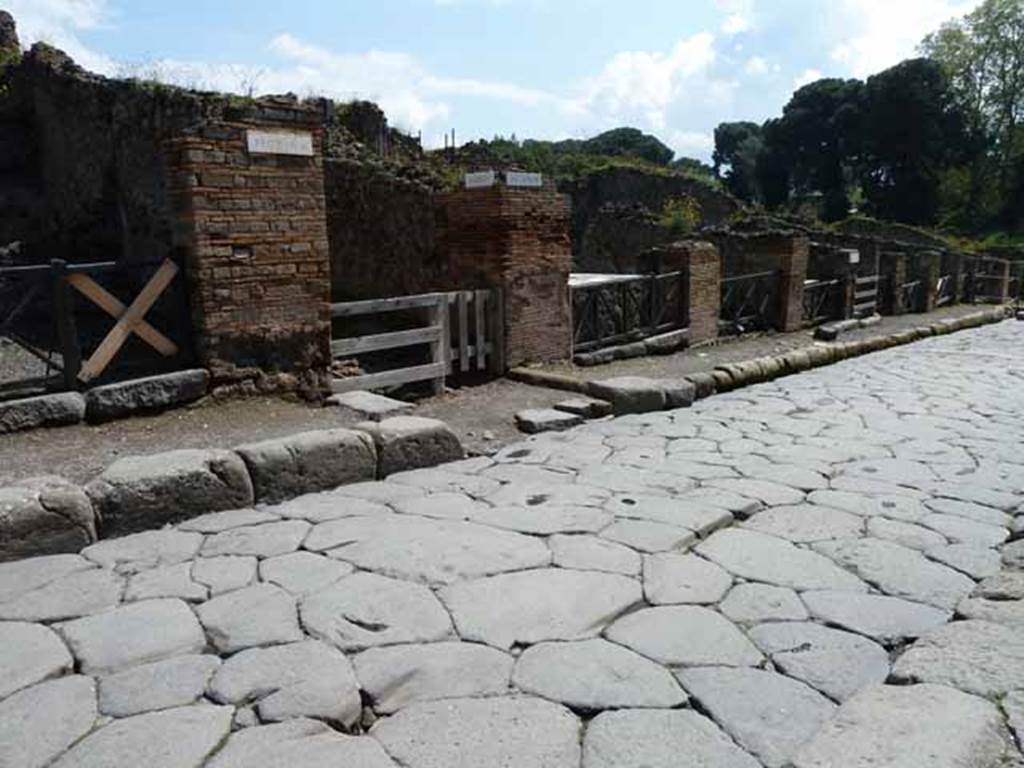 Unnamed vicolo between I.3 and I.2. May 2010. Looking south-east to junction on the east side of Via Stabiana. 