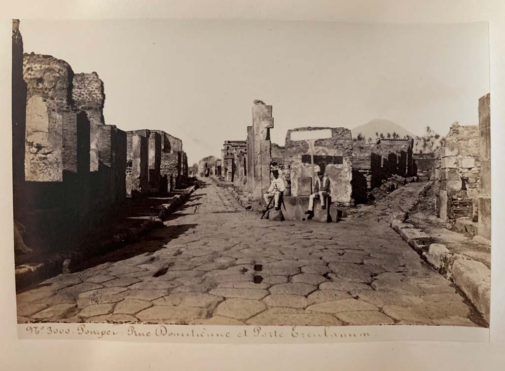Via Consolare (on left) and Vicolo di Narciso (on right). Looking north. Titled Rue Domitienne et Porte Erculanum.
From an Album by M. Amodio no. 3000, c.1880, entitled “Pompei, destroyed on 23 November 79, discovered in 1748”.
Photo courtesy of Rick Bauer.