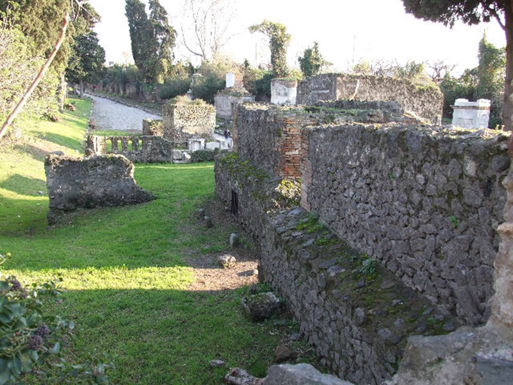 Via dei Sepolcri. East side. Remains of covered colonnade. May 2006.