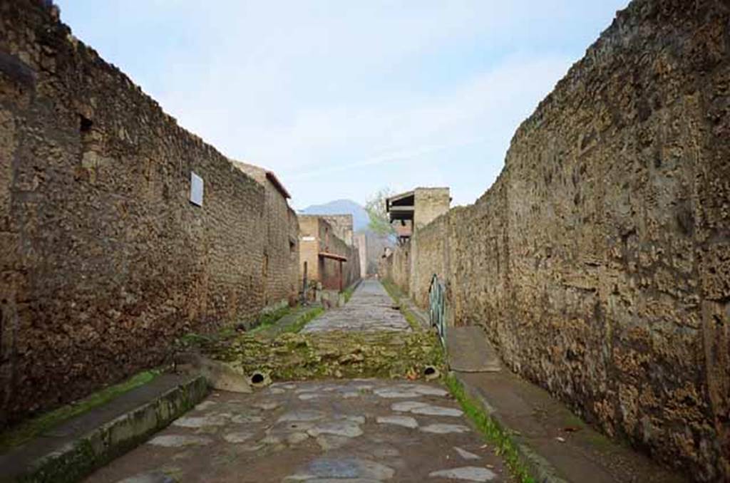 Via di Nocera, west side, September 2008. Sarno Canal plaque. Photo courtesy of Andreas Tschurilow.