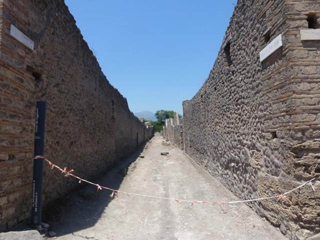 Vicolo dei Fuggiaschi between I.12 and I.13. June 2012.Looking north from the junction with Via di Castricio. Photo courtesy of Michael Binns.