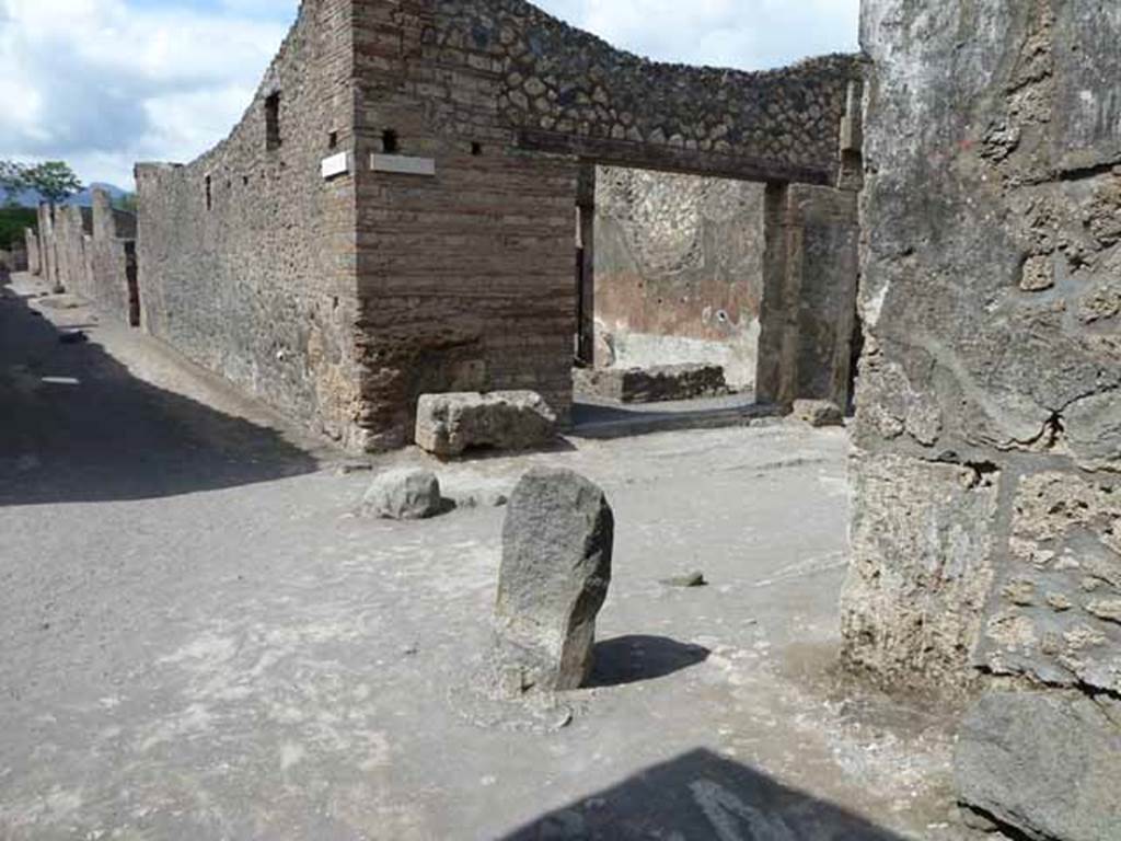 Vicolo dei Fuggiaschi, east side, May 2010. Looking north-east to corner I.13.11. on Via di Castricio.