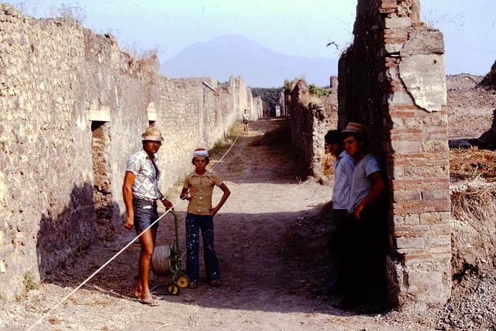 Vicolo dei Fuggiaschi between I.15 and I.14. Pompeii. 1974. Looking north. Photo by Stanley A. Jashemski.
Source: The Wilhelmina and Stanley A. Jashemski archive in the University of Maryland Library, Special Collections (See collection page) and made available under the Creative Commons Attribution-Non Commercial License v.4. See Licence and use details. J74f0472
