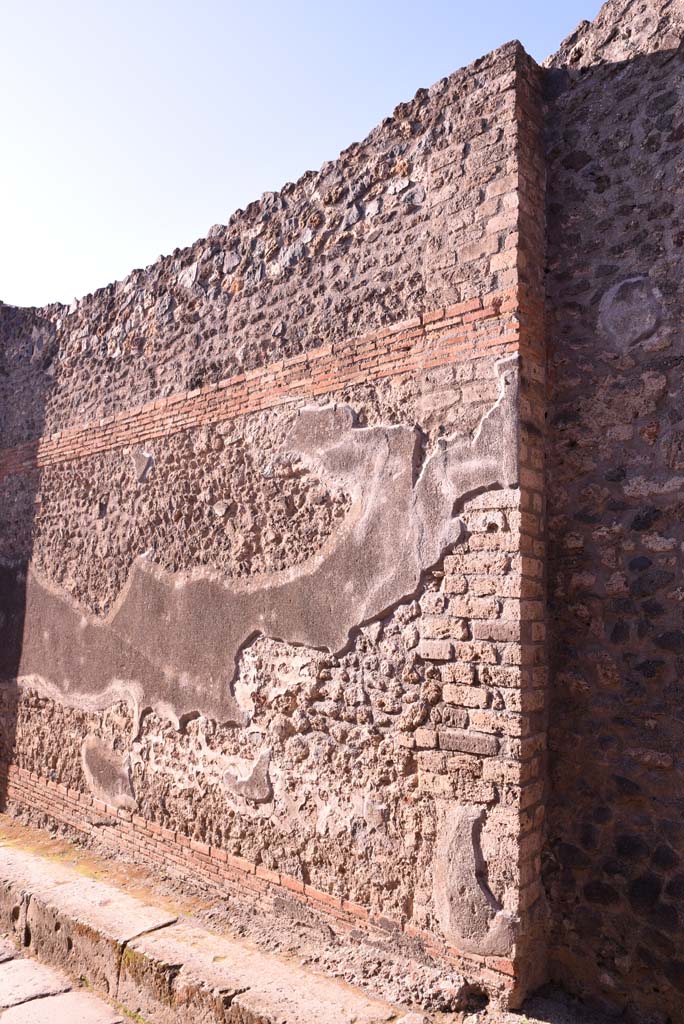 Vicolo del Citarista, west side, Pompeii. October 2019. Looking south along west wall.
Foto Tobias Busen, ERC Grant 681269 DÉCOR.