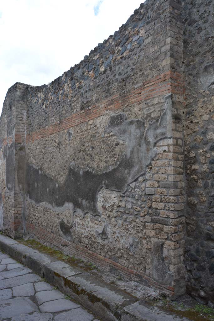Vicolo del Citarista, west side, Pompeii. May 2019. Looking south along west wall.
Foto Tobias Busen, ERC Grant 681269 DÉCOR.