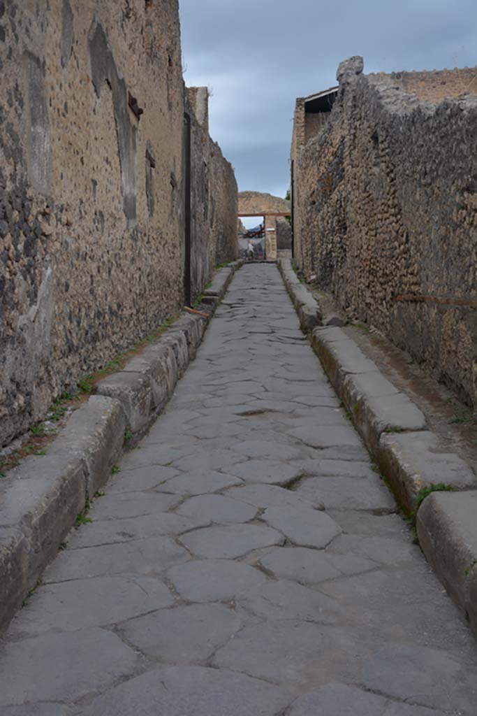 Vicolo del Citarista, Pompeii. October 2017.
Looking north towards junction with Via dell’Abbondanza.
Foto Annette Haug, ERC Grant 681269 DÉCOR.