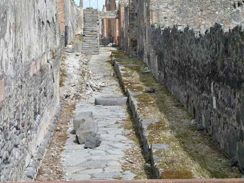 Vicolo di Championnet between VIII.1 and VIII.2. May 2010. Looking east from Temple of Venus entrance at VIII.1.5.