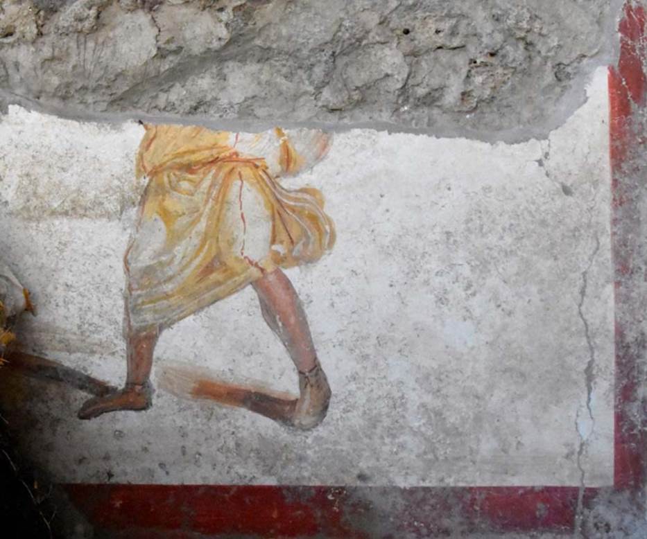 Room behind the widening of the intersection of the Vicolo dei Balconi and the Vicolo delle Nozze D’Argento
The discovery environment is only partially brought to light - on one side emerges another small portion of fresco that reveals the presence of another figure
L’ambiente di rinvenimento è solo parzialmente portato in luce - su un lato emerge un'altra piccola porzione di affresco che rivela la presenza di un’altra figura.
http://pompeiisites.org/comunicati/laffresco-dei-gladiatori-combattenti-nuova-scoperta-nella-regio-v/