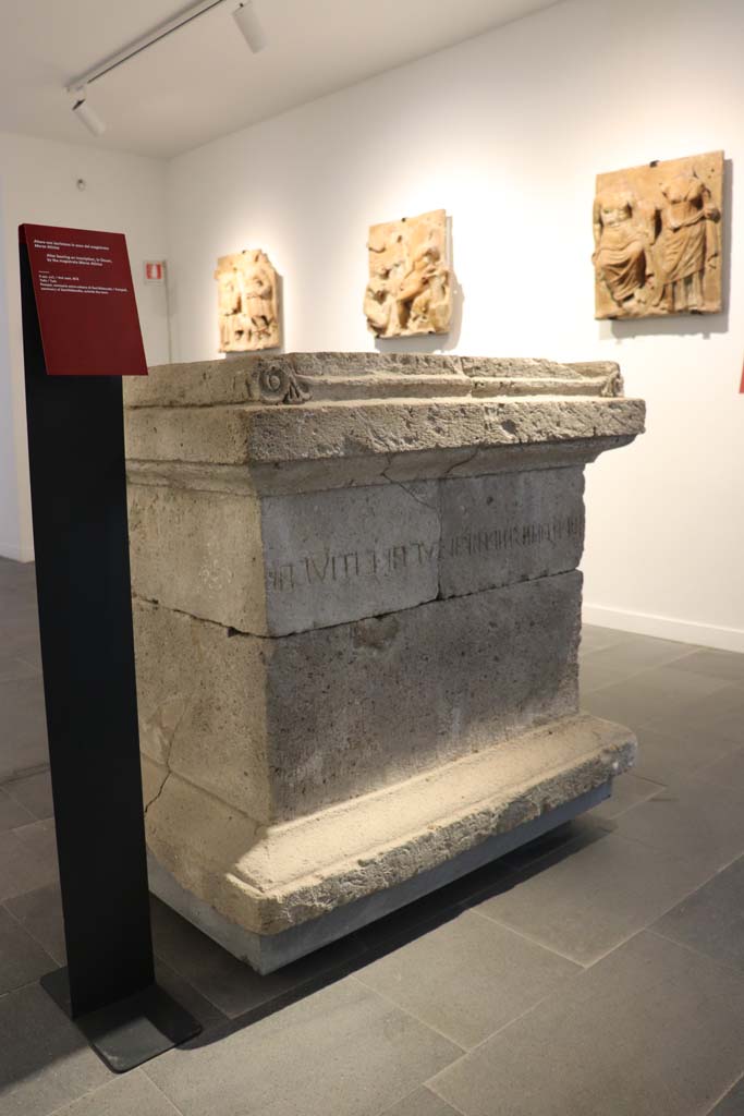VIII.1.4 Pompeii Antiquarium. February 2021.
Altar from the sanctuary of Sant’Abbondio di Pompei, on display in Antiquarium.
Photo courtesy of Fabien Bièvre-Perrin (CC BY-NC-SA).