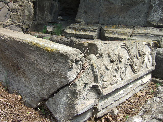 HGE06 Pompeii. 1824 drawing of tomb HGE05, HGE06, HGE07, HGE08 and HGE09. See Gell, W, and Gandy J. P., 1819.  Pompeiana. London: Rodwell and Martin.  (pl. 12).