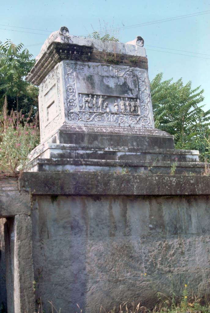 HGW22, Pompeii. August 1976. Looking west towards front of tomb on Via dei Sepolcri.
Photo courtesy of Rick Bauer, from Dr George Fay�s slides collection.

