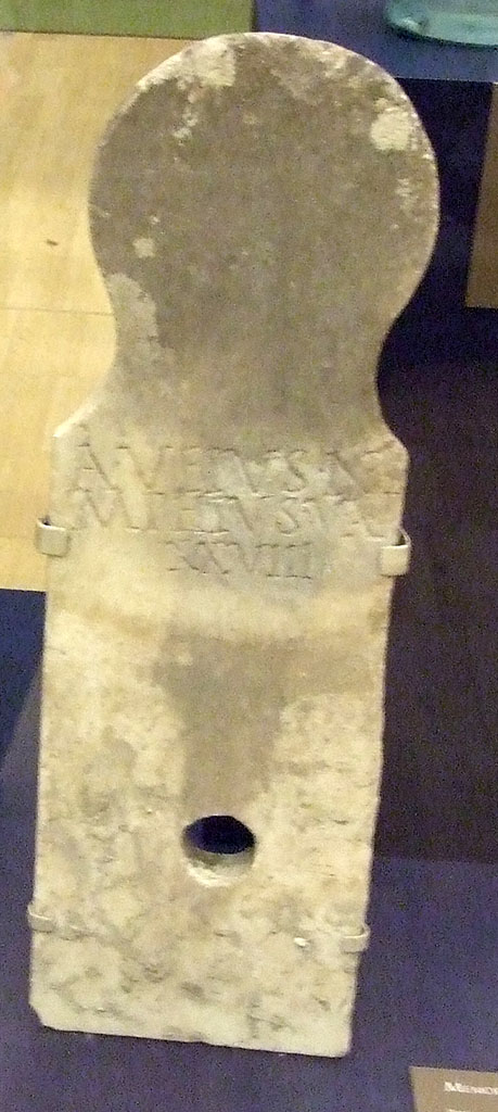 Pompeii Porta Nocera. September 2009. Tomb 11ES. Marble Columella with inscription:
A(ulus) VEIVS NYMPHIVS V(ixit) A(nnis) XXVIII.
Found in south west corner of tomb. SAP 59764.
Photographed at “A Day in Pompeii” exhibition at Melbourne Museum.
See D’Ambrosio, A. and De Caro, S., 1983. Un Impegno per Pompei: Fotopiano e documentazione della Necropoli di Porta Nocera. Milano: Touring Club Italiano. (11ES).
