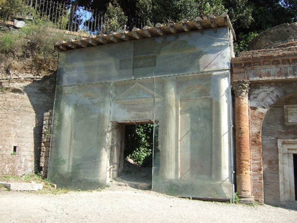 Pompeii Porta Nocera. May 2006. Tomb 19ES. No finds were made to identify this tomb. 
Only the tomb façade and on the back, to the west, part of the enclosure wall, remain.
