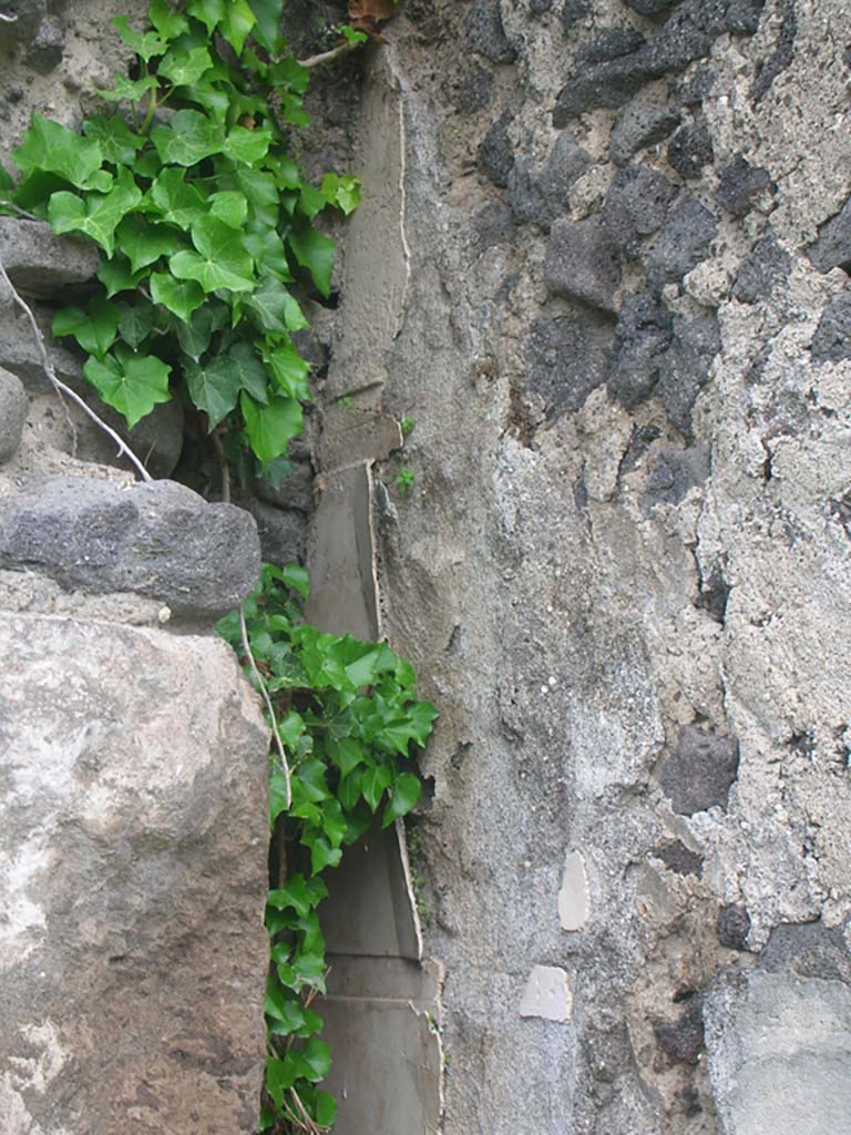 T12 Pompeii. Tower XII. December 2004. Looking south from outside the walls.