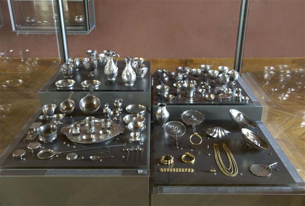 Villa della Pisanella, Boscoreale. Boscoreale treasure on show in the Louvre.
Photo � RMN-Grand Palais (mus�e du Louvre)/Thierry Ollivier.


