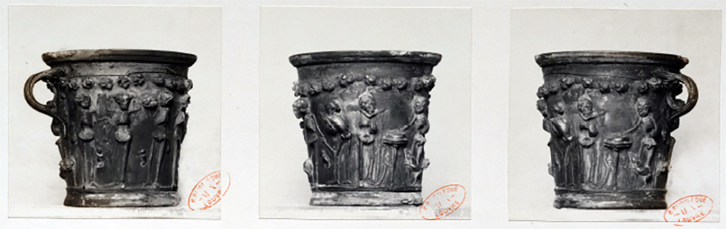 Villa della Pisanella, Boscoreale. Boscoreale silver. 3 views of a goblet with one handle, decorated with skeletons and topped with garlands of roses.
3 vues d�un gobelet � une anse, d�cor� de squelettes et surmont� de guirlandes de roses.
Voir/see Gervais-Courtellemont, Jules, 1895. Tr�sor de Boscoreale : Album de 17 planches. L'Institut national d'histoire de l'art (INHA), Pl. 11.
Document plac� sous � Licence Ouverte / Open Licence � Etalab 

