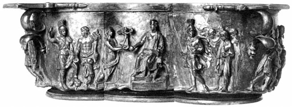 Villa della Pisanella, Boscoreale. Skyphos, Augustus Cup: expanded detail view of the second side.
According to Kuttner, the scene shows Augustus' World Rule. Roma, Genius of the Roman People, Amor, Venus, Victoria, Augustus, Mars, Gallia, et al.
Skyphos, coupe Auguste: vue d�taill�e �largie de la deuxi�me c�t�.
Selon Kuttner, il montre la r�gle mondiale d'Auguste. Roma, G�nie du peuple romain, Amor, Venus,  Victoria, Auguste, Mars, Gallia, et al.
See Kuttner, Ann L. 1995. Dynasty and Empire in the Age of Augustus: The Case of the Boscoreale Cups  Berkeley: University of California Press, p. 12, pl. 12.
