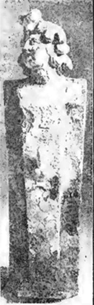 Villa of T. Siminius Stephanus, fondo Barbatelli. 24th November 1899. Found at a depth of 3.80m, found between the ash layers. A small pilaster with ithyphallic herm with the head of a cupid or perhaps a small satyr, looking to the left. The head has abundant locks of hair.
Well made: height. 165mm. See Notizie degli Scavi di Antichit�, 1899, p. 440, fig. 2a.
