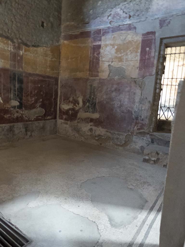Oplontis Villa of Poppea, September 2017.
Room 18, looking towards north-east corner and east wall with doorway to room 17.
Foto Annette Haug, ERC Grant 681269 DÉCOR.