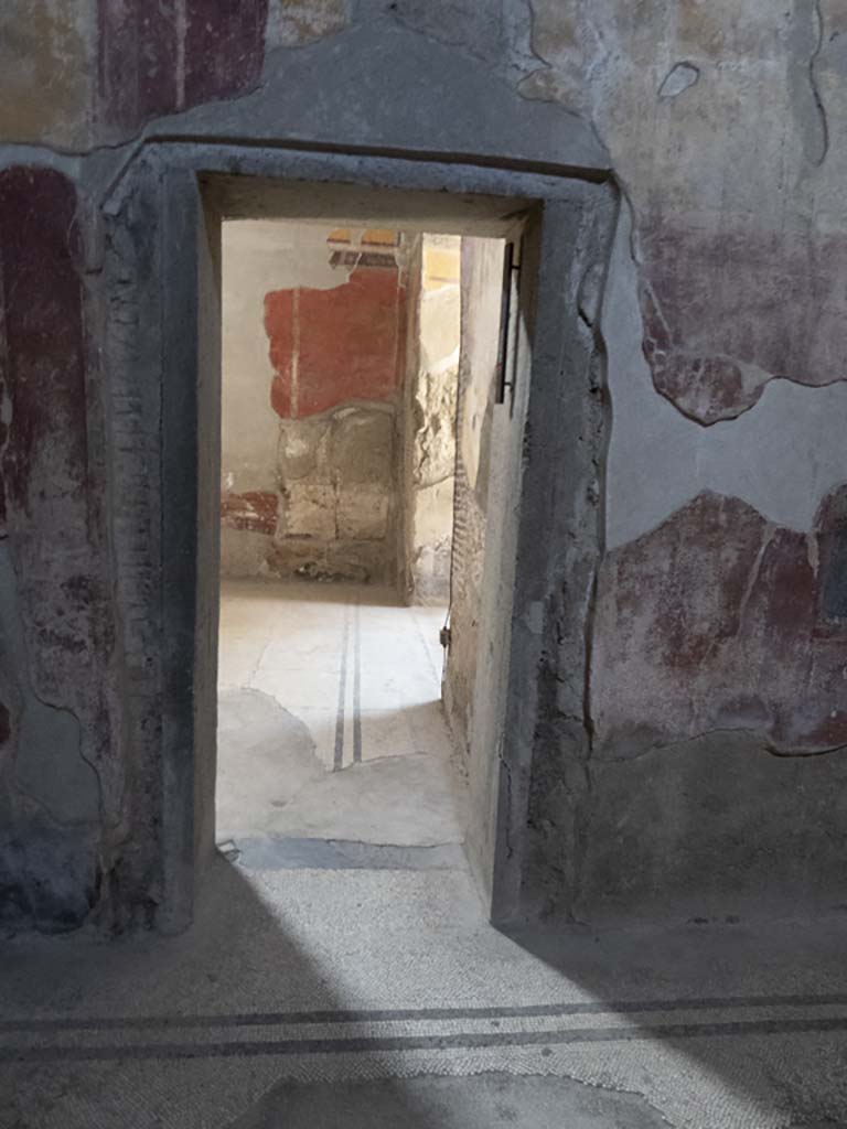 Oplontis Villa of Poppea, September 2017. Room 18, south wall with doorway to room 8.
Foto Annette Haug, ERC Grant 681269 DÉCOR.