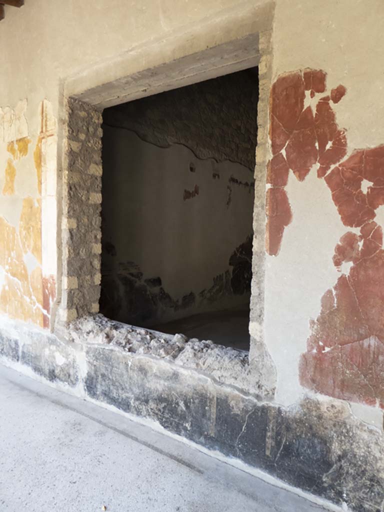Oplontis Villa of Poppea, September 2017. East portico 34, window into room 30 in south wall. 
Foto Annette Haug, ERC Grant 681269 DÉCOR.
