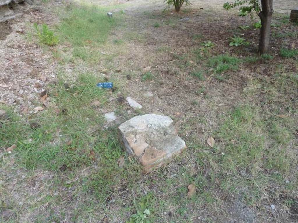 Oplontis Villa of Poppea, September 2015.
Masonry statue base from east side of diagonal path, leading north-west across north garden 56.