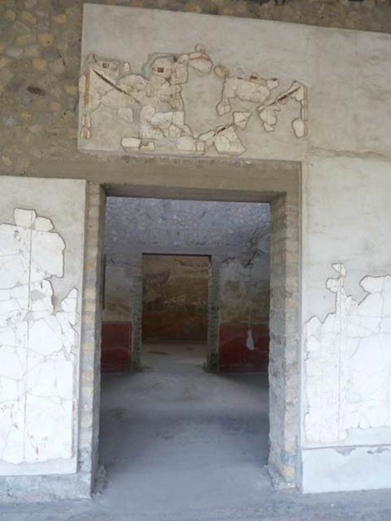 Oplontis, September 2015. Room 90, doorway from Portico 60, looking west.