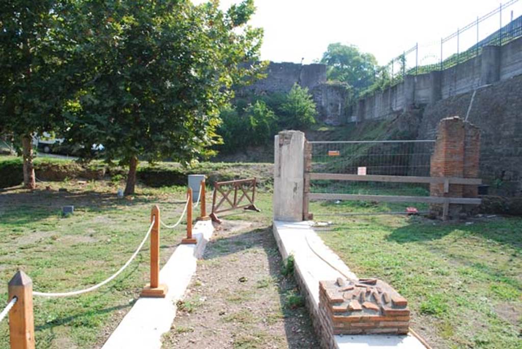 Oplontis Villa of Poppea, September 2009. Area 92 to the left of corridor 85 looking east.
Area 86 is to the right (south) of the corridor.
Photo courtesy of Drew Baker - from the King's College London, Villa of Oplontis Archive.