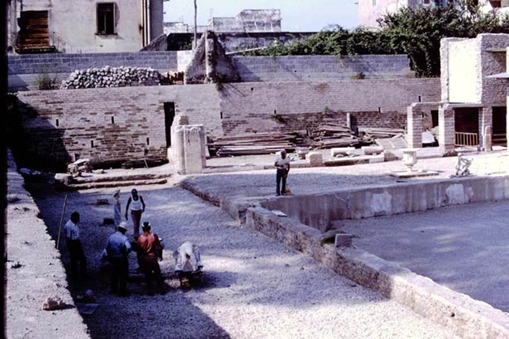 Oplontis, 1978. Area 92, the south-east side of the swimming pool, looking south. Photo by Stanley A. Jashemski.
Source: The Wilhelmina and Stanley A. Jashemski archive in the University of Maryland Library, Special Collections (See collection page) and made available under the Creative Commons Attribution-Non Commercial License v.4. See Licence and use details. J78f0045