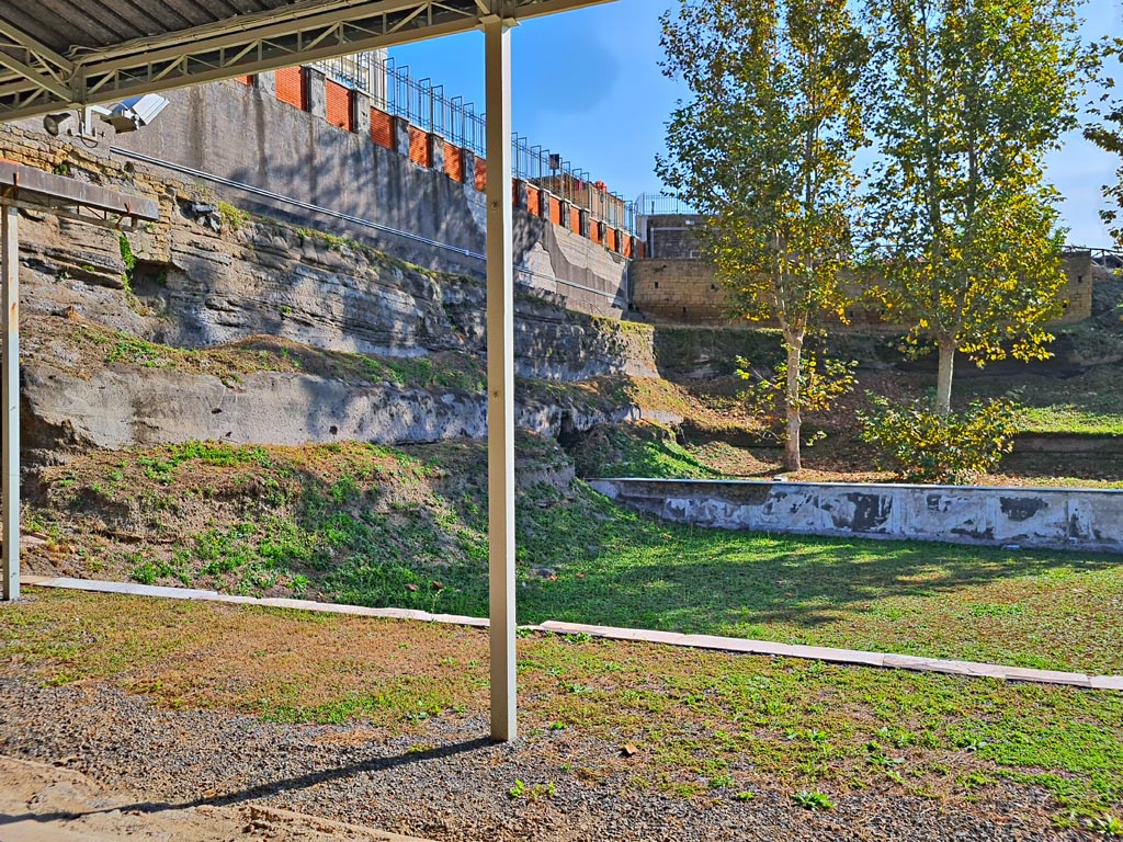 Oplontis Villa of Poppea, October 2023.
Area 96, looking north-east across swimming pool from west side.Photo courtesy of Giuseppe Ciaramella.