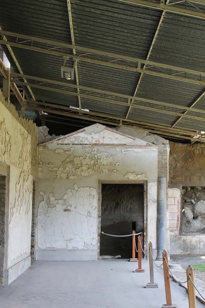 Oplontis Villa of Poppea, March 2014. Room 97, looking north to doorway from Portico 60.
Foto Annette Haug, ERC Grant 681269 DÉCOR.
