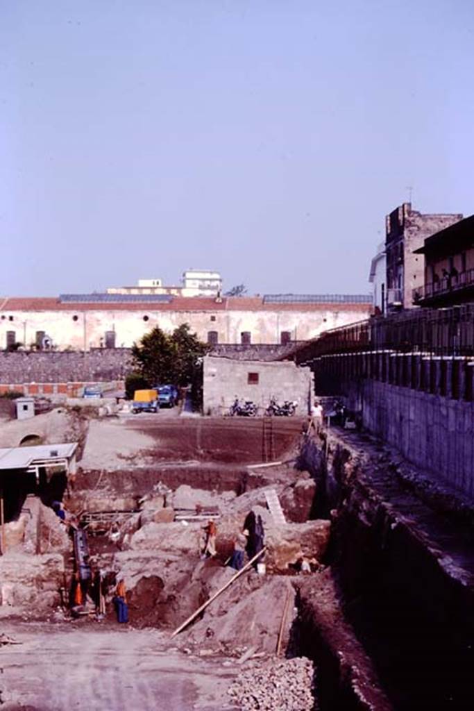 Oplontis, c.1984. Looking west along north side of excavations at northern end of the pool.
Source: The Wilhelmina and Stanley A. Jashemski archive in the University of Maryland Library, Special Collections (See collection page) and made available under the Creative Commons Attribution-Non Commercial License v.4. See Licence and use details. Oplo0221