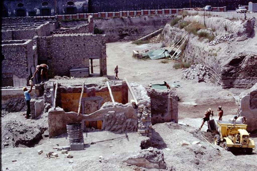 Oplontis, 1975. Looking west towards the rooms 75, 68, and through doorway of room 69 to north garden, on the right. Photo by Stanley A. Jashemski.   
Source: The Wilhelmina and Stanley A. Jashemski archive in the University of Maryland Library, Special Collections (See collection page) and made available under the Creative Commons Attribution-Non Commercial License v.4. See Licence and use details. J75f0157
