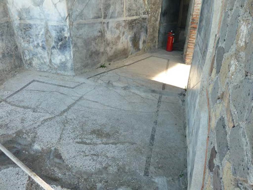 Stabiae, Secondo Complesso, September 2015. Room 16, small room or corridor leading to room 15.