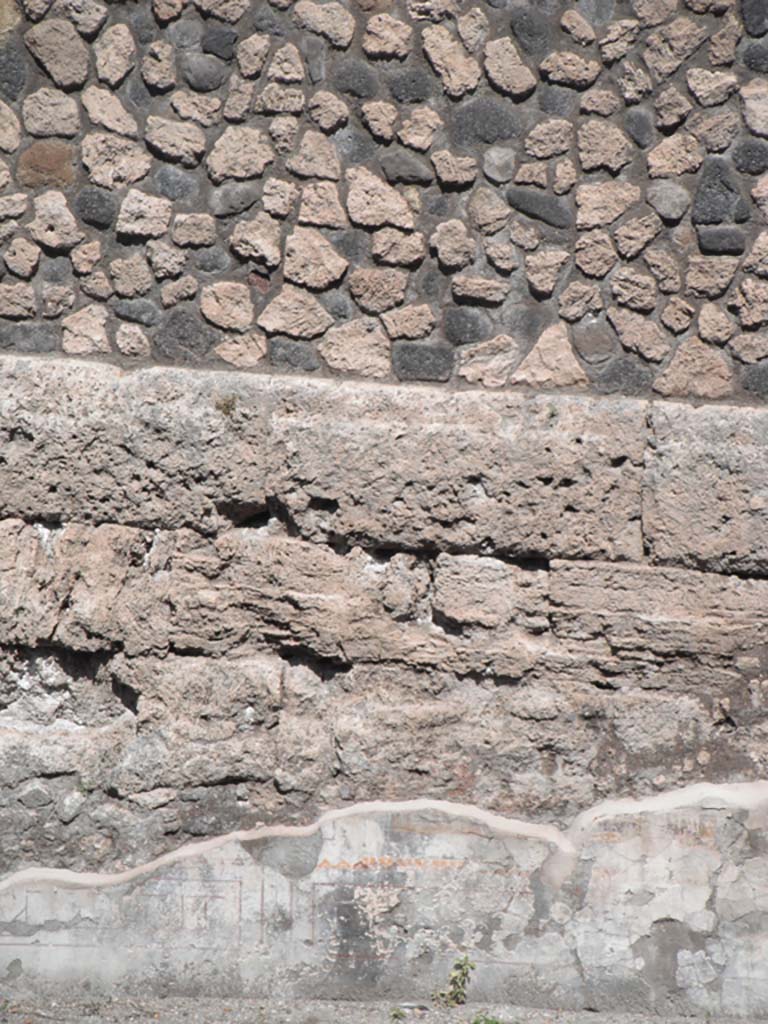 Walls on south side of Porta Marina, Pompeii. June 2012.
Detail of stonework and remaining stucco from wall of Suburban Villa. Photo courtesy of Ivo van der Graaff.