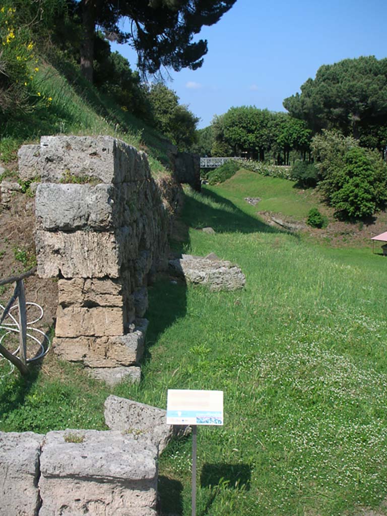 City walls on east side of Nocera Gate. May 2010.
Looking east along City Wall from south-east side of Gate. Photo courtesy of Ivo van der Graaff.