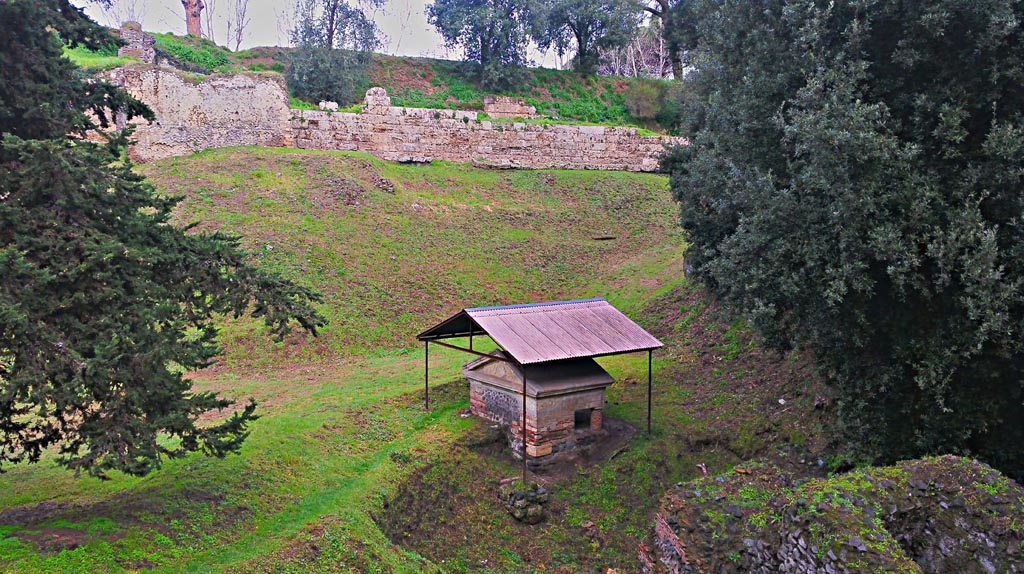 City walls and Tower III, from Via delle Tombe. 2017/2018/2019. Looking north. Photo courtesy of Giuseppe Ciaramella.