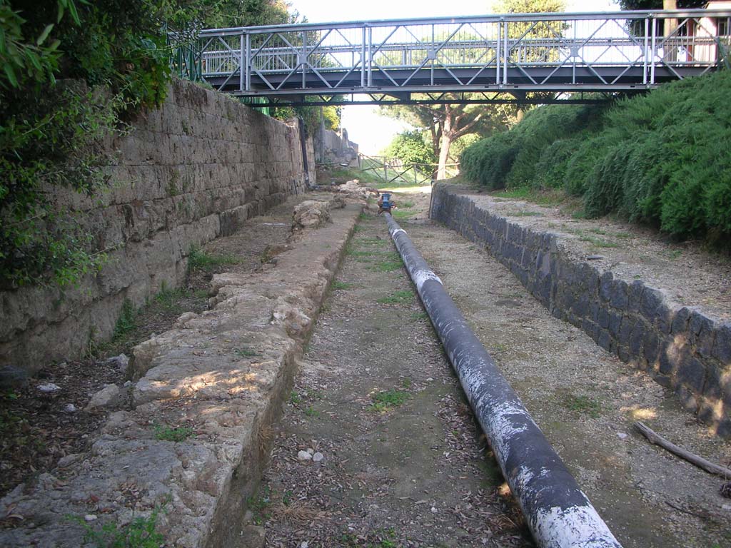 City Walls on south side of Pompeii. May 2010.
Looking east along City Walls, with Amphitheatre site entrance bridge, above. Photo courtesy of Ivo van der Graaff.