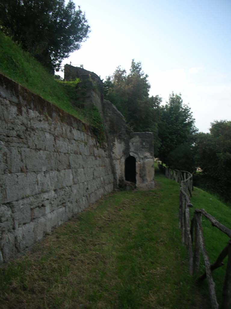 Walls on the east side of Pompeii, May 2010.
Looking north towards Tower VI. Photo courtesy of Ivo van der Graaff.
See Van der Graaff, I. (2018). The Fortifications of Pompeii and Ancient Italy. Routledge, (p.71-81 - The Towers).