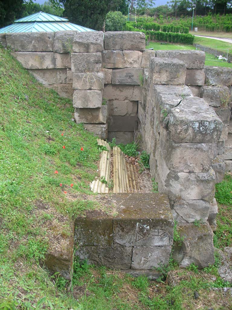 Vesuvian Gate, Pompeii. May 2010.
Looking north towards City Wall on north side of Gate, with Mason’s marks, lower centre. Photo courtesy of Ivo van der Graaff.