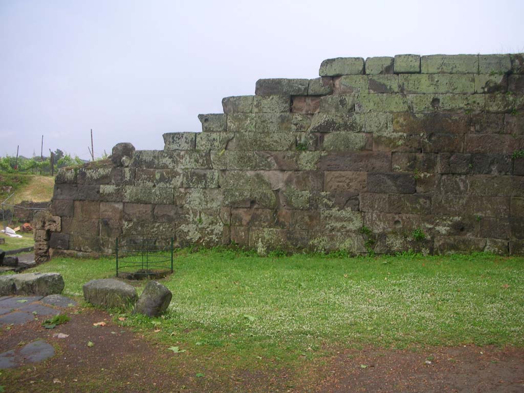 City Walls on west side of Vesuvian Gate, Pompeii. May 2010. Looking south to exterior City Wall. Photo courtesy of Ivo van der Graaff.