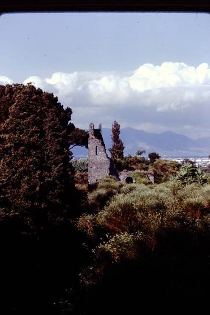Tower X, Pompeii. 1978. Looking east along the city walls towards the west side of the tower. Photo by Stanley A. Jashemski.
Source: The Wilhelmina and Stanley A. Jashemski archive in the University of Maryland Library, Special Collections (See collection page) and made available under the Creative Commons Attribution-Non Commercial License v.4. See Licence and use details. J78f0191