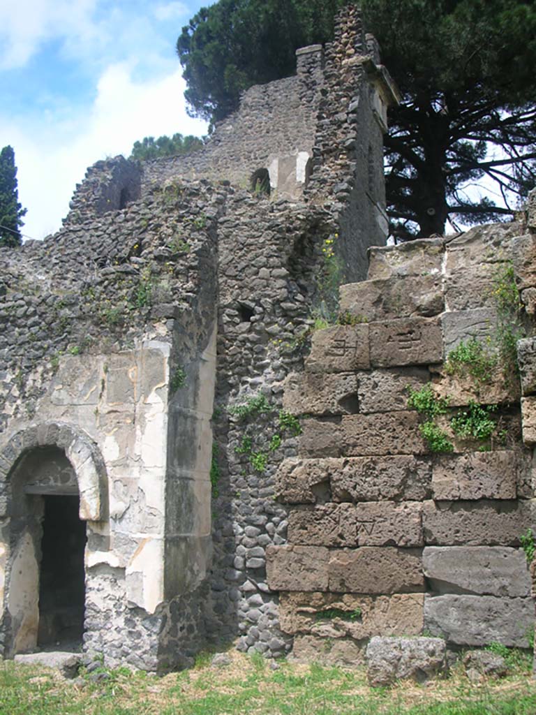 Tower X, Pompeii. May 2010.
Looking west along City Wall, towards east side of Tower, note Mason’s marks. Photo courtesy of Ivo van der Graaff.