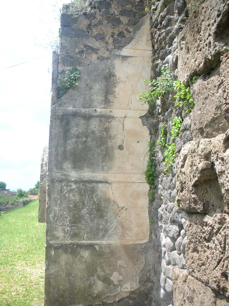 Tower X, Pompeii. May 2010.
Looking west towards end and abutting City Wall, on right. Photo courtesy of Ivo van der Graaff.
